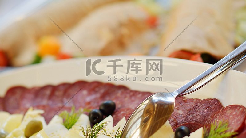 食品代工小作坊如何合规？资质要求揭秘**
